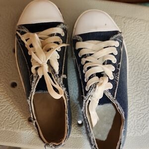 Unk Women's Blue and White Sneakers